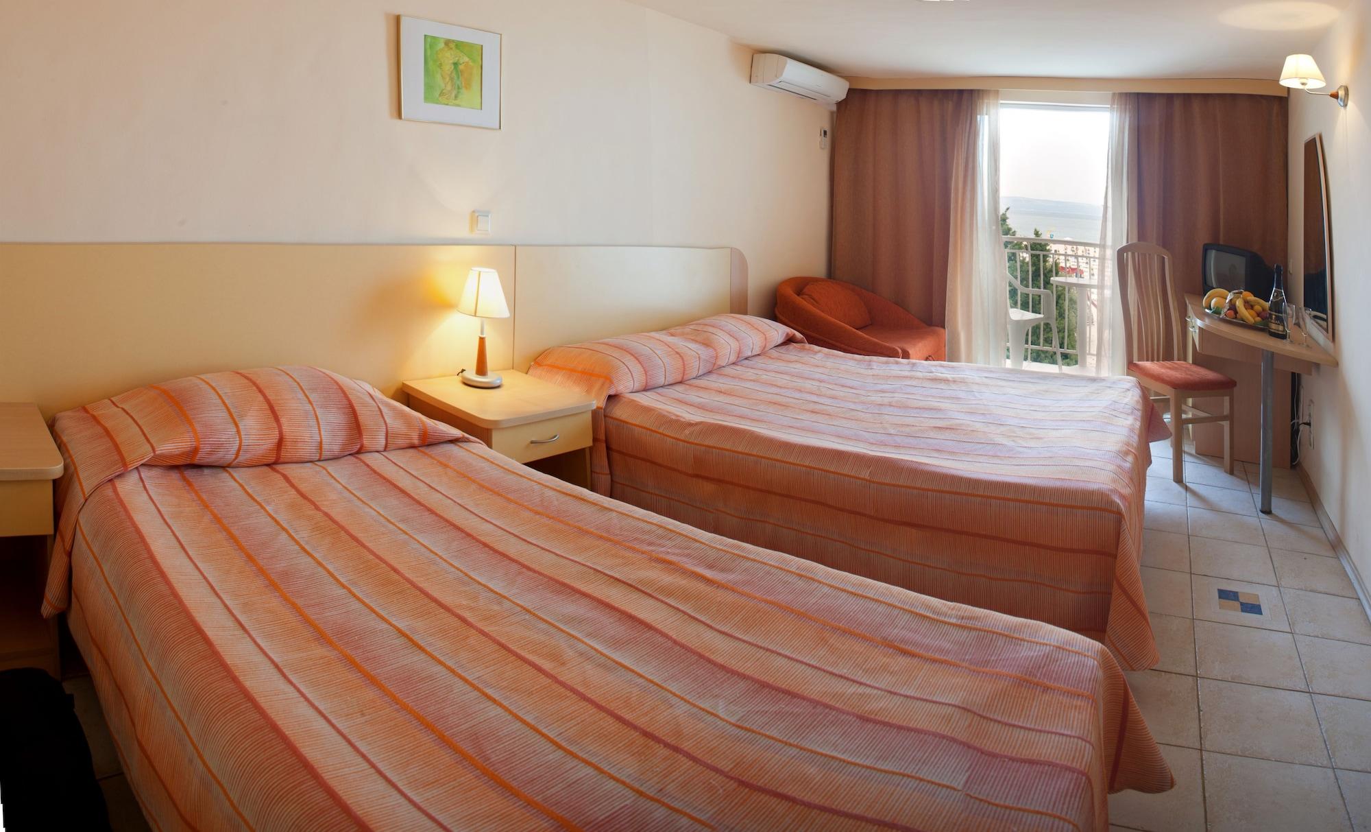 Kaliopa Hotel อัลเบนา ภายนอก รูปภาพ